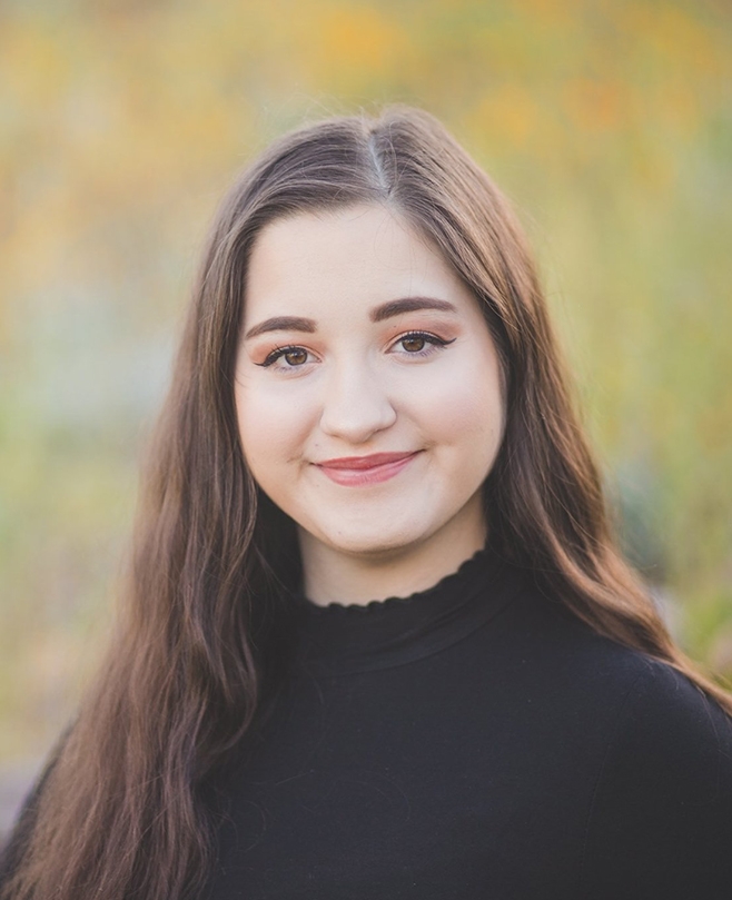 Vocal Teacher, Keyboard + Piano Teacher Gabby Heern