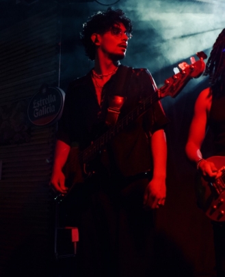 Profesor Guitarra Íker Vázquez 