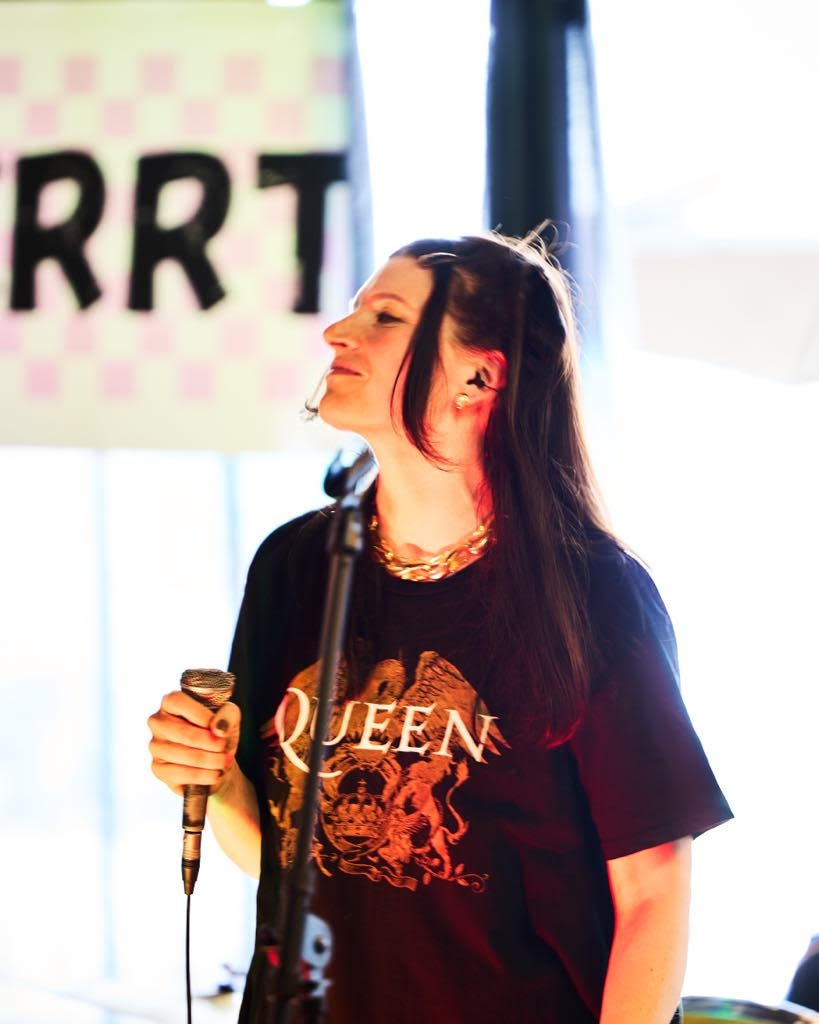 Vocal Teacher, Keyboard + Piano Teacher Julie Faul