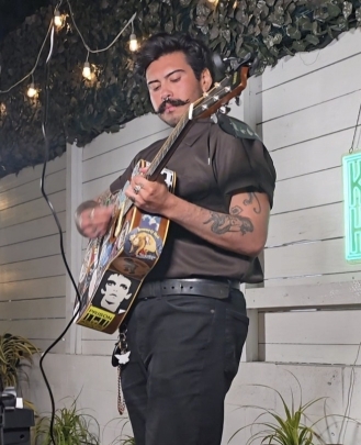 Guitar Teacher, Bass Guitar Teacher, Keyboard + Piano Teacher Aaron Araujo