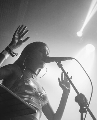 Profesora de Canto Yunuén Tripp